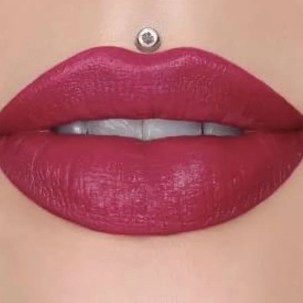 💎 Jeffree Star Cosmetics Velvet Trap Lipstick in Entrapment Full-Size